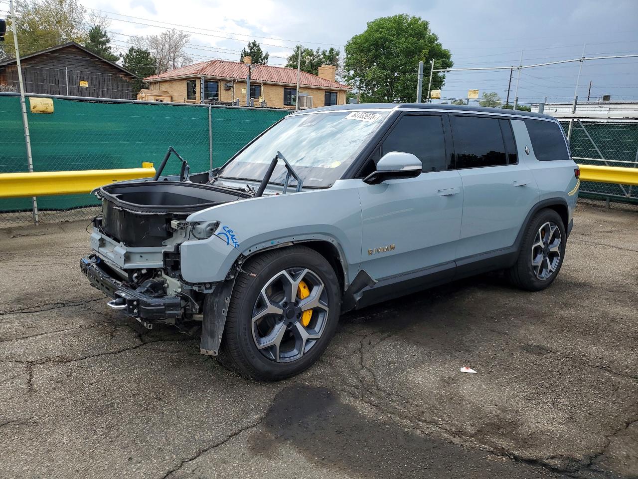 7PDSGABA0PN024532 · 2023 RIVIAN R1S