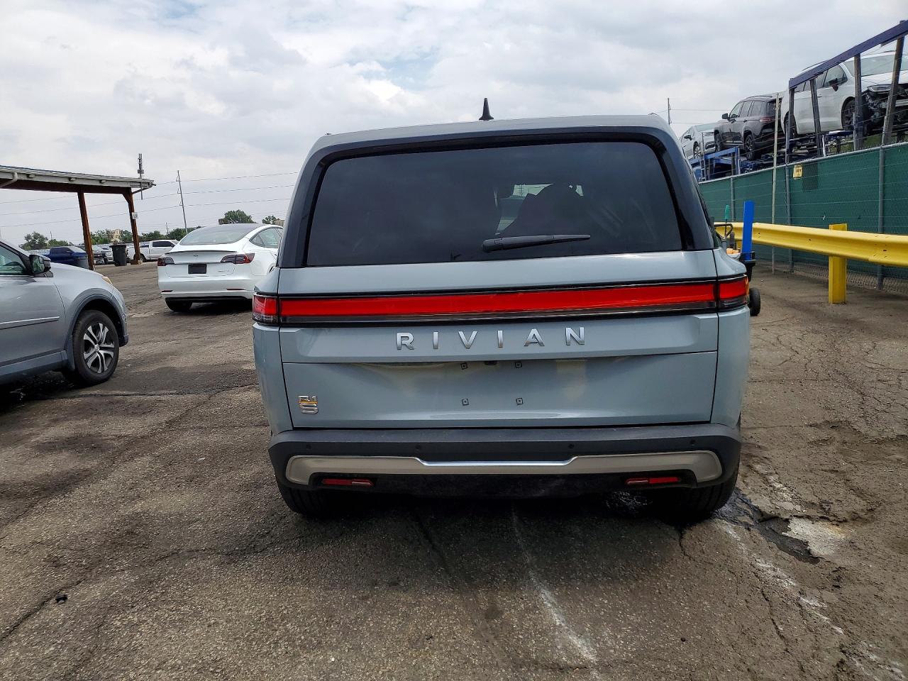 7PDSGABA0PN024532 · 2023 RIVIAN R1S · 6/13