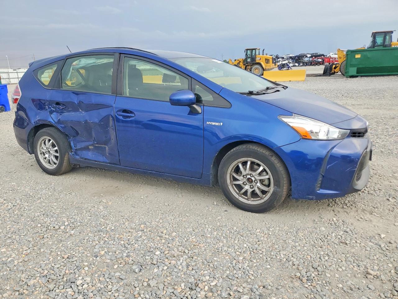 JTDZN3EUXFJ015890 · 2015 TOYOTA PRIUS V · 4/12