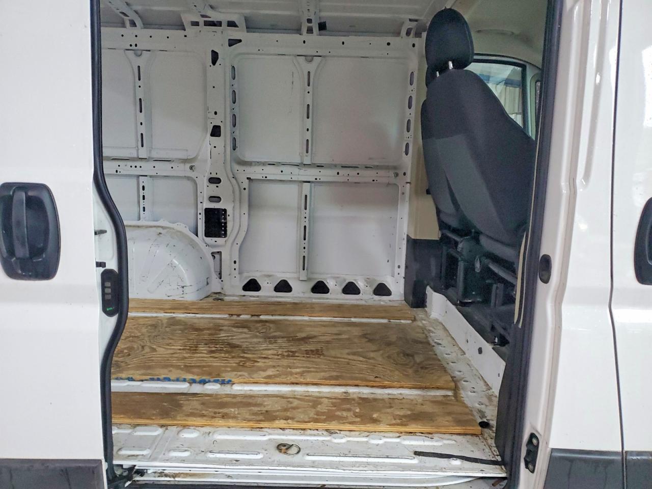 3C6TRVNG7HE534712 · 2017 RAM PROMASTER 1500 · 11/13