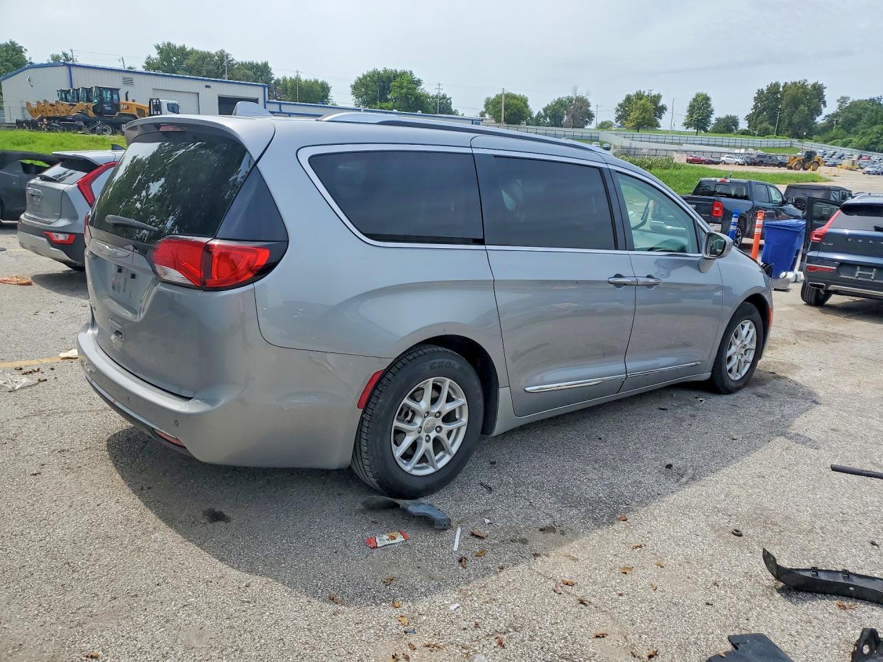 2C4RC1BG3LR268663 · 2020 CHRYSLER PACIFICA · 3/12