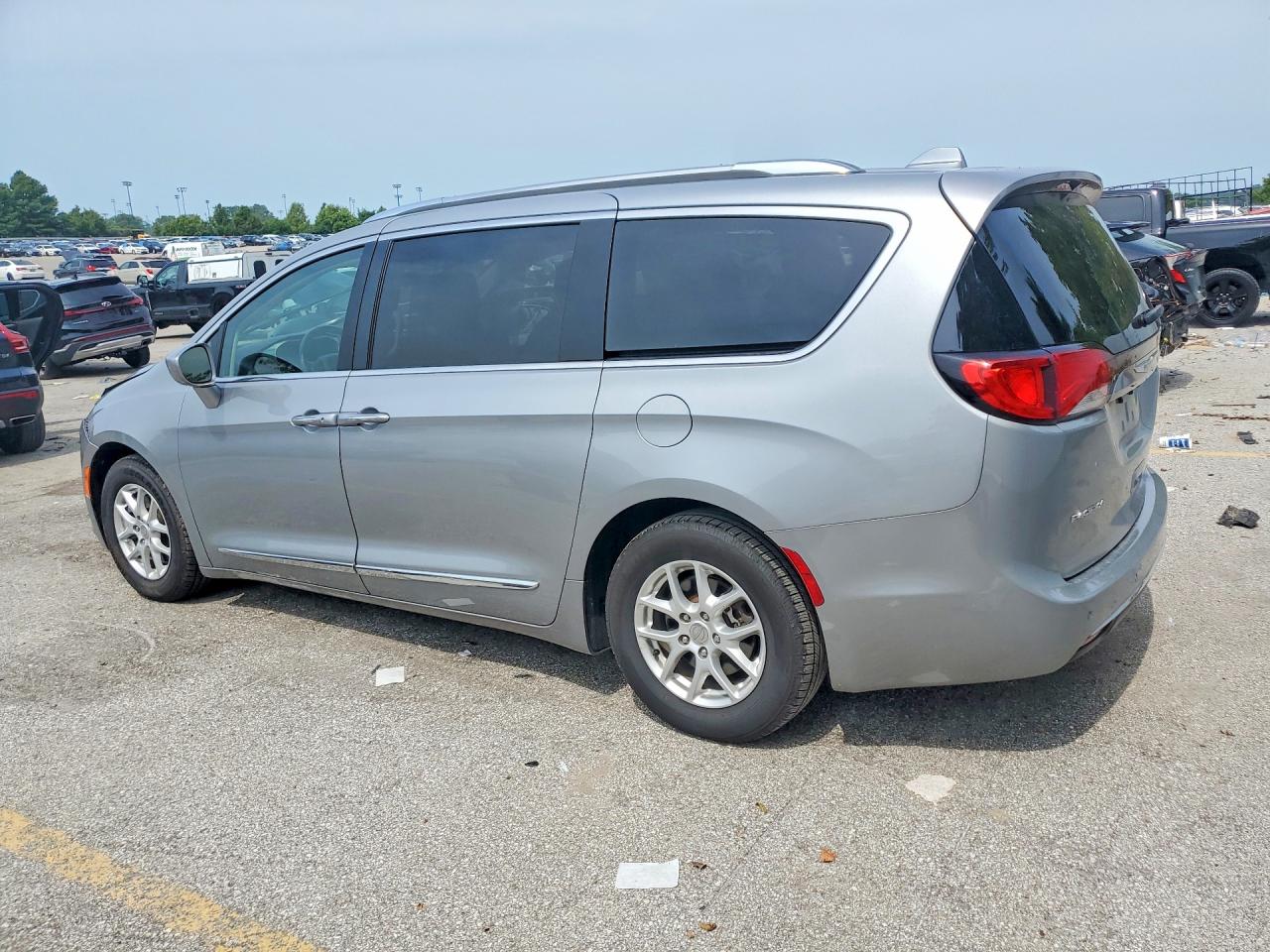 2C4RC1BG3LR268663 · 2020 CHRYSLER PACIFICA · 2/12