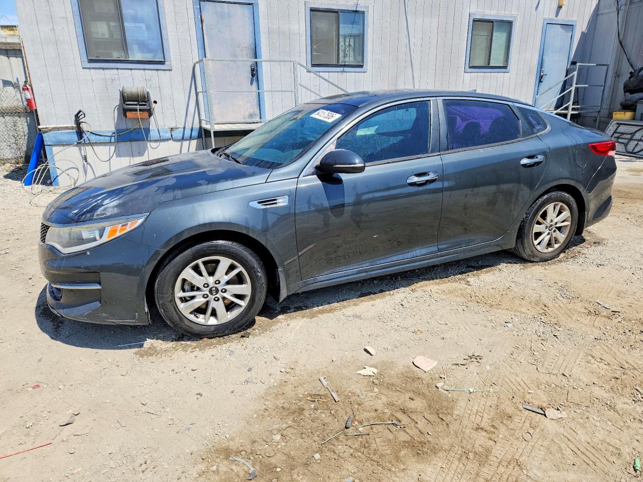 5XXGT4L34GG015581 · 2016 KIA OPTIMA