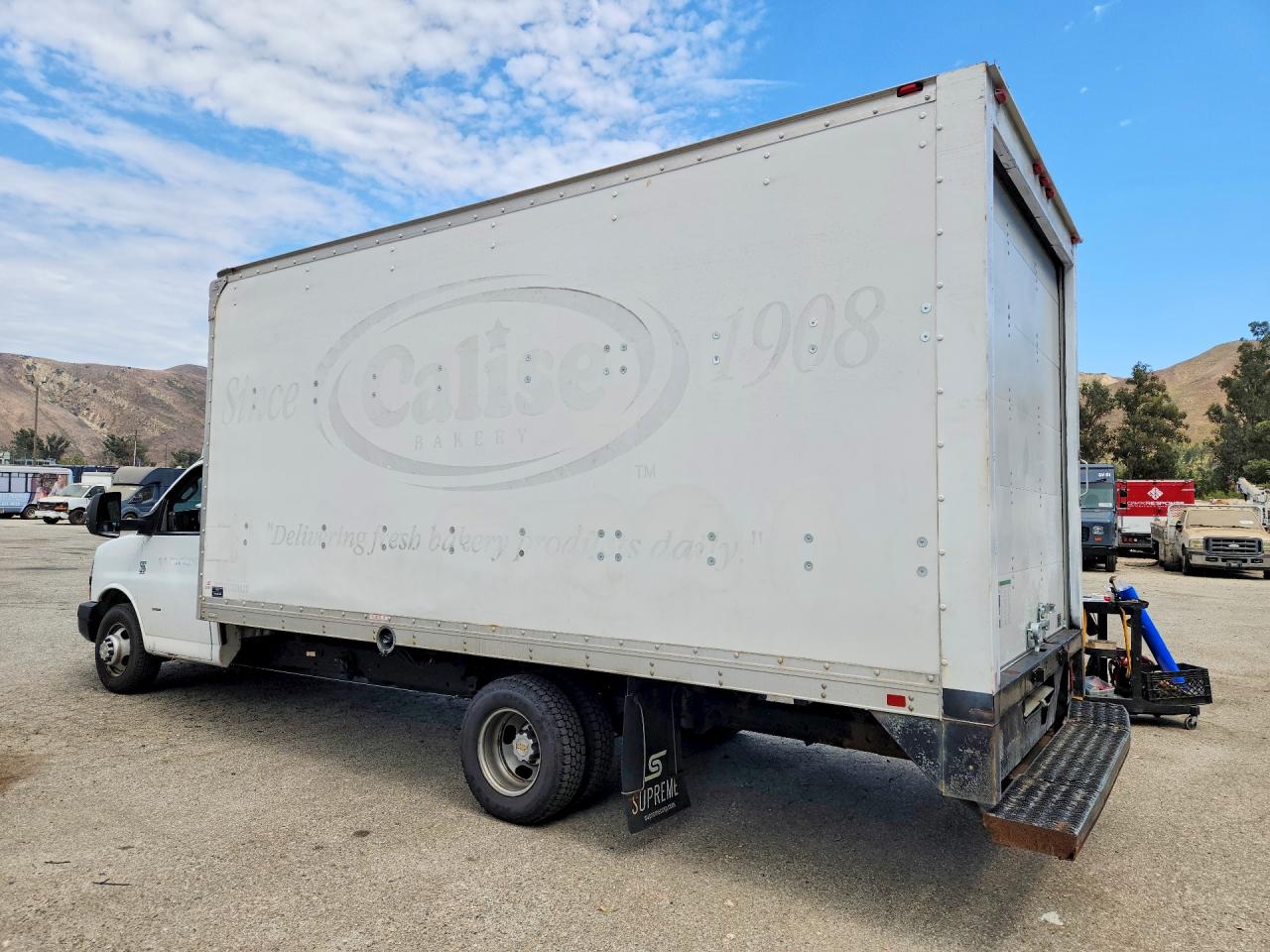 1HA3GTCG7JN002055 · 2018 CHEVROLET EXPRESS G3500 · 2/12
