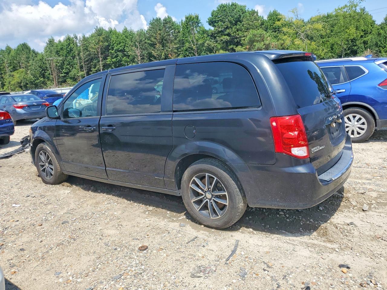2C4RDGEG4KR535982 · 2019 DODGE GRAND CARAVAN · 2/13
