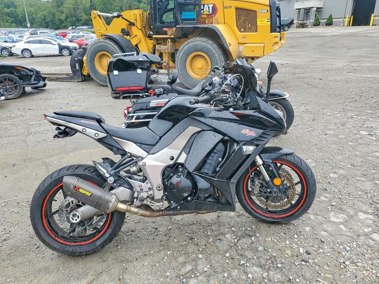 JKAZXCG18BA005215 · 2011 KAWASAKI ZX1000