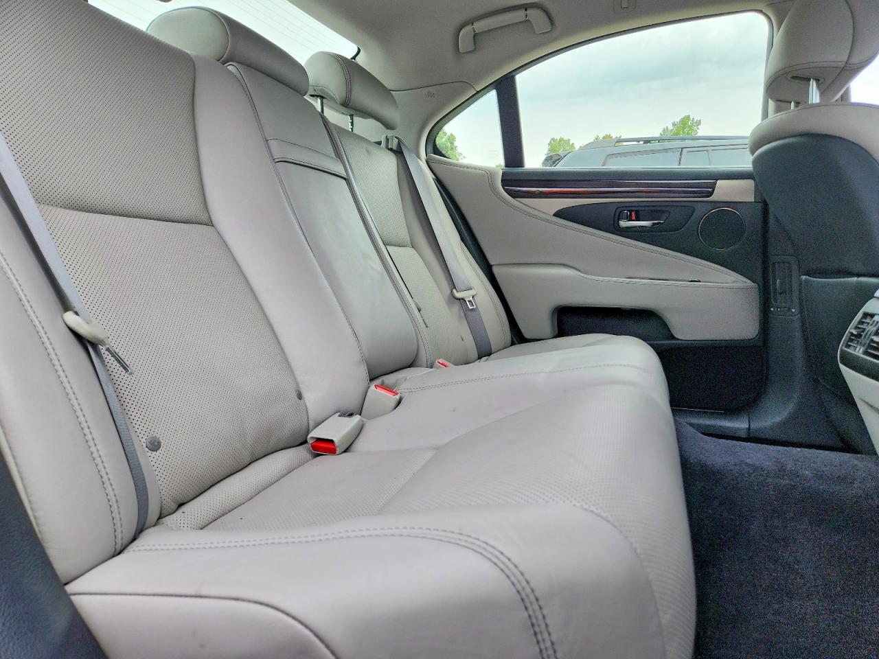 JTHCL5EF9F5025343 · 2015 LEXUS LS · 10/13