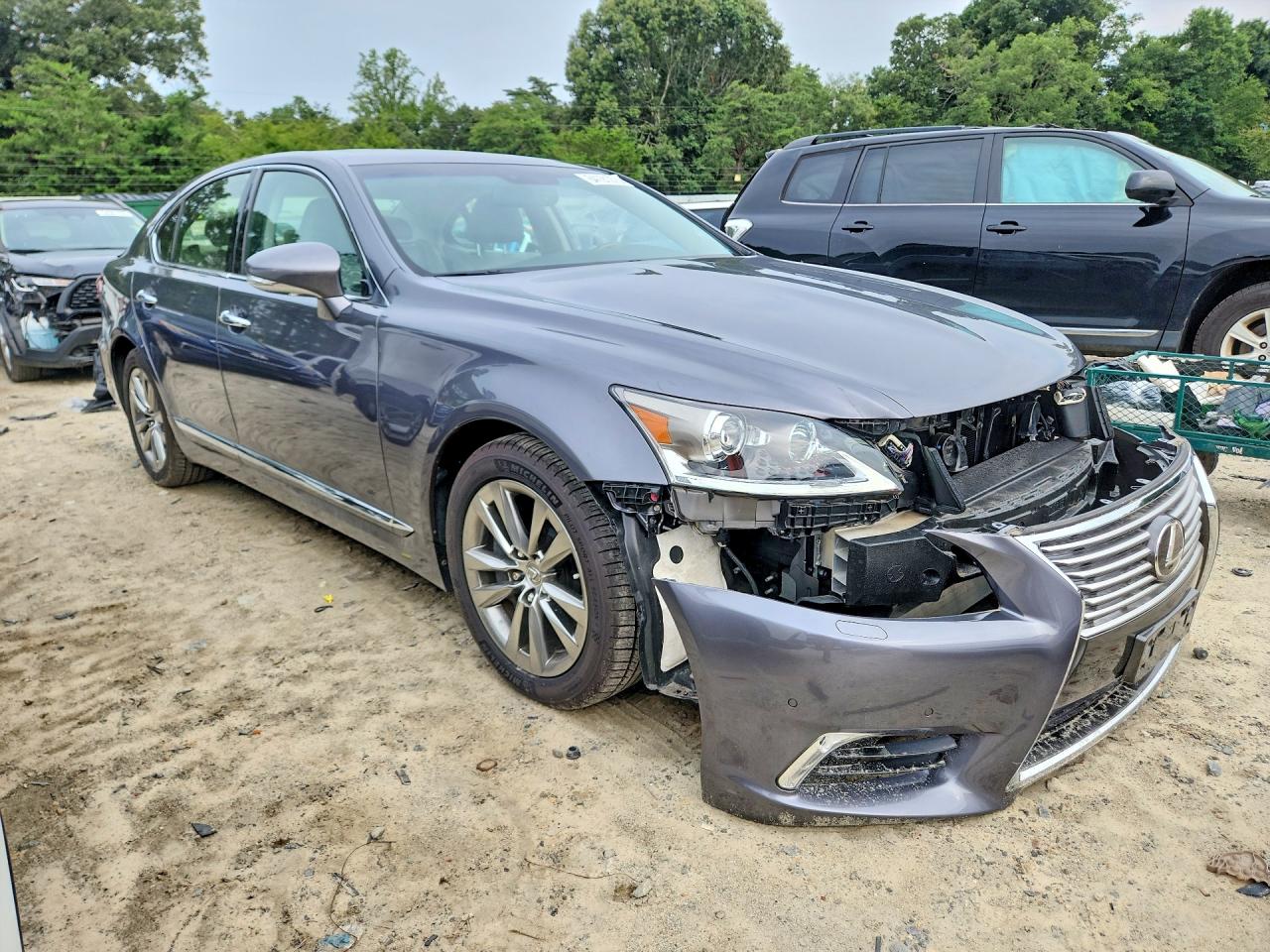 JTHCL5EF9F5025343 · 2015 LEXUS LS · 4/13