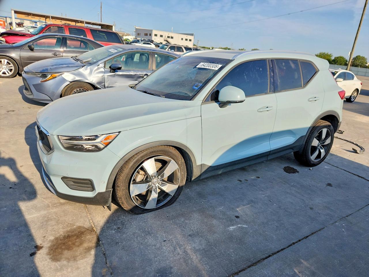 YV4162UK2K2094042 · 2019 VOLVO XC40