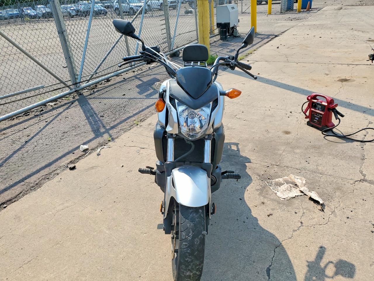 JH2RC6809FK100219 · 2015 HONDA CTX700 · 2/9