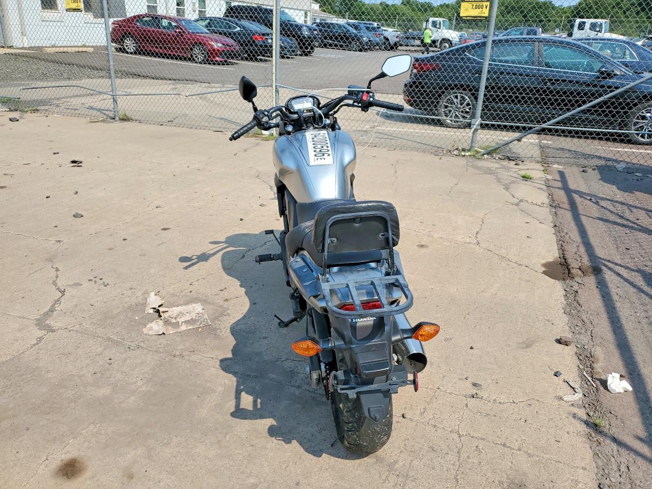 JH2RC6809FK100219 · 2015 HONDA CTX700 · 4/9