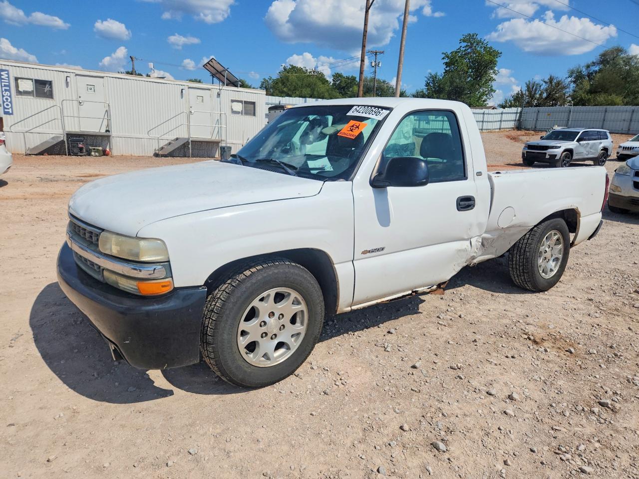 1GCEC14W1YZ366591 · 2000 CHEVROLET SILVERADO