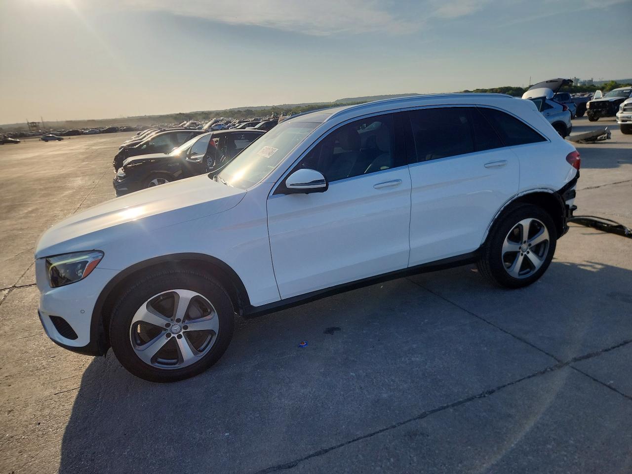 WDC0G4JB3GF073738 · 2016 MERCEDES-BENZ GLC