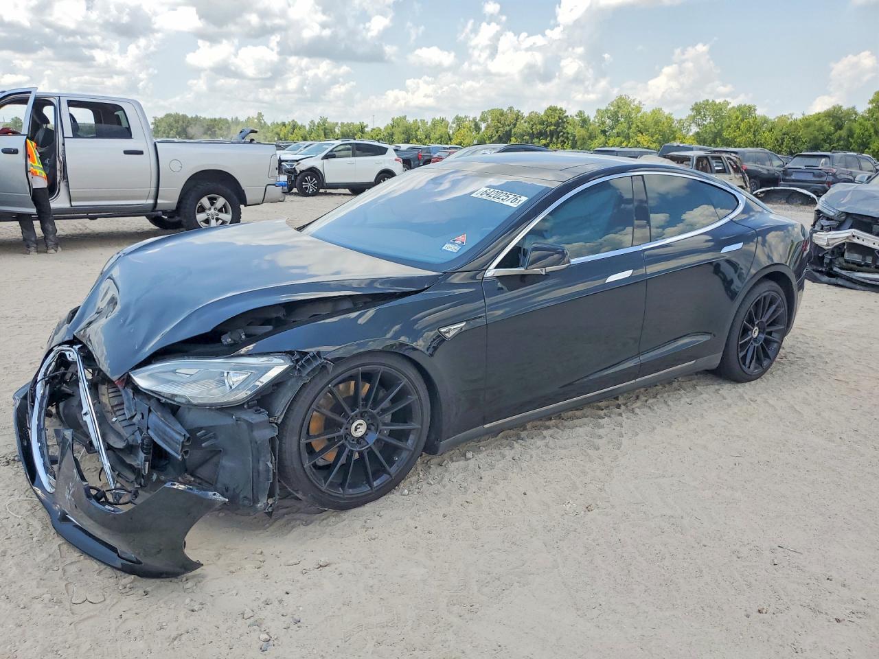 5YJSA1H22FF100399 · 2015 TESLA MODEL S