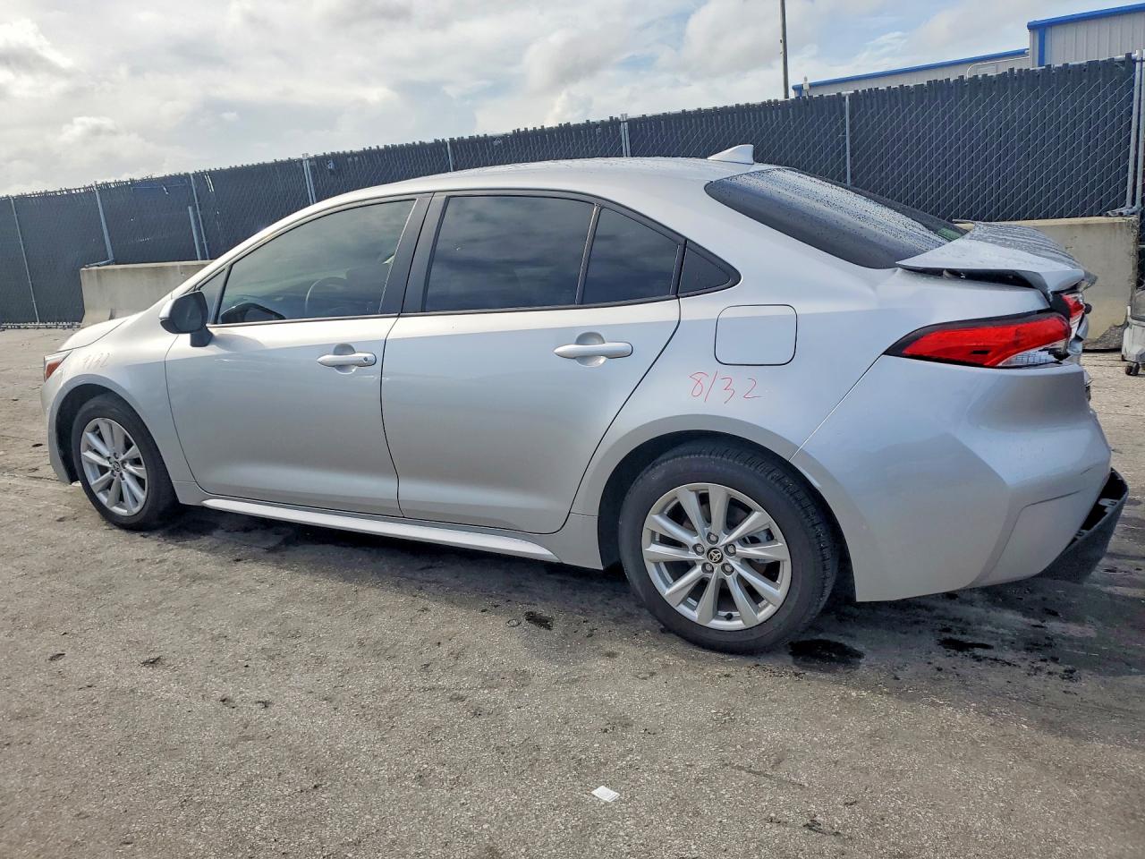 JTDBCMFE9SJ046319 · 2025 TOYOTA COROLLA HYBRID · 2/12