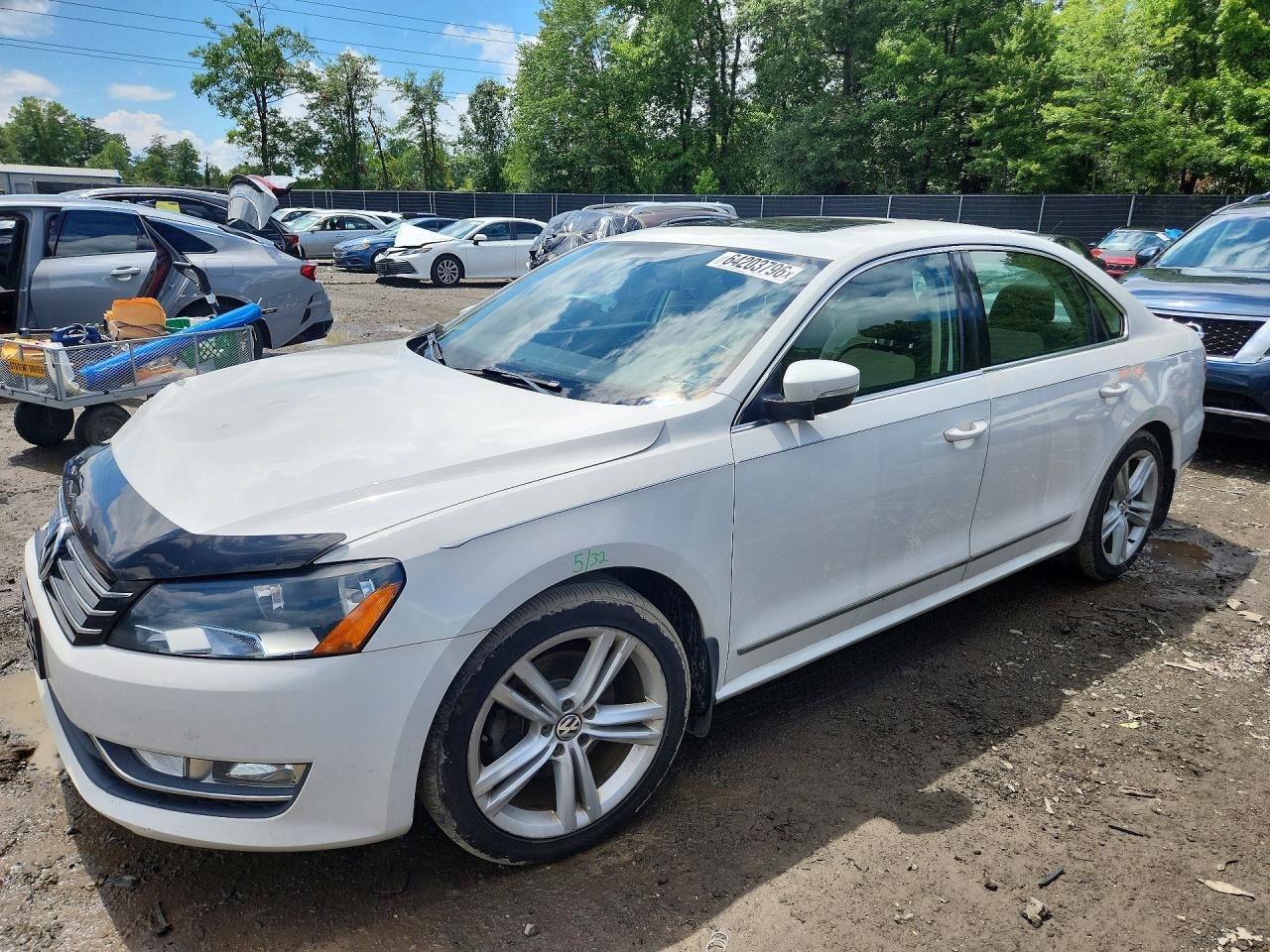 1VWBT7A35FC073192 · 2015 VOLKSWAGEN PASSAT