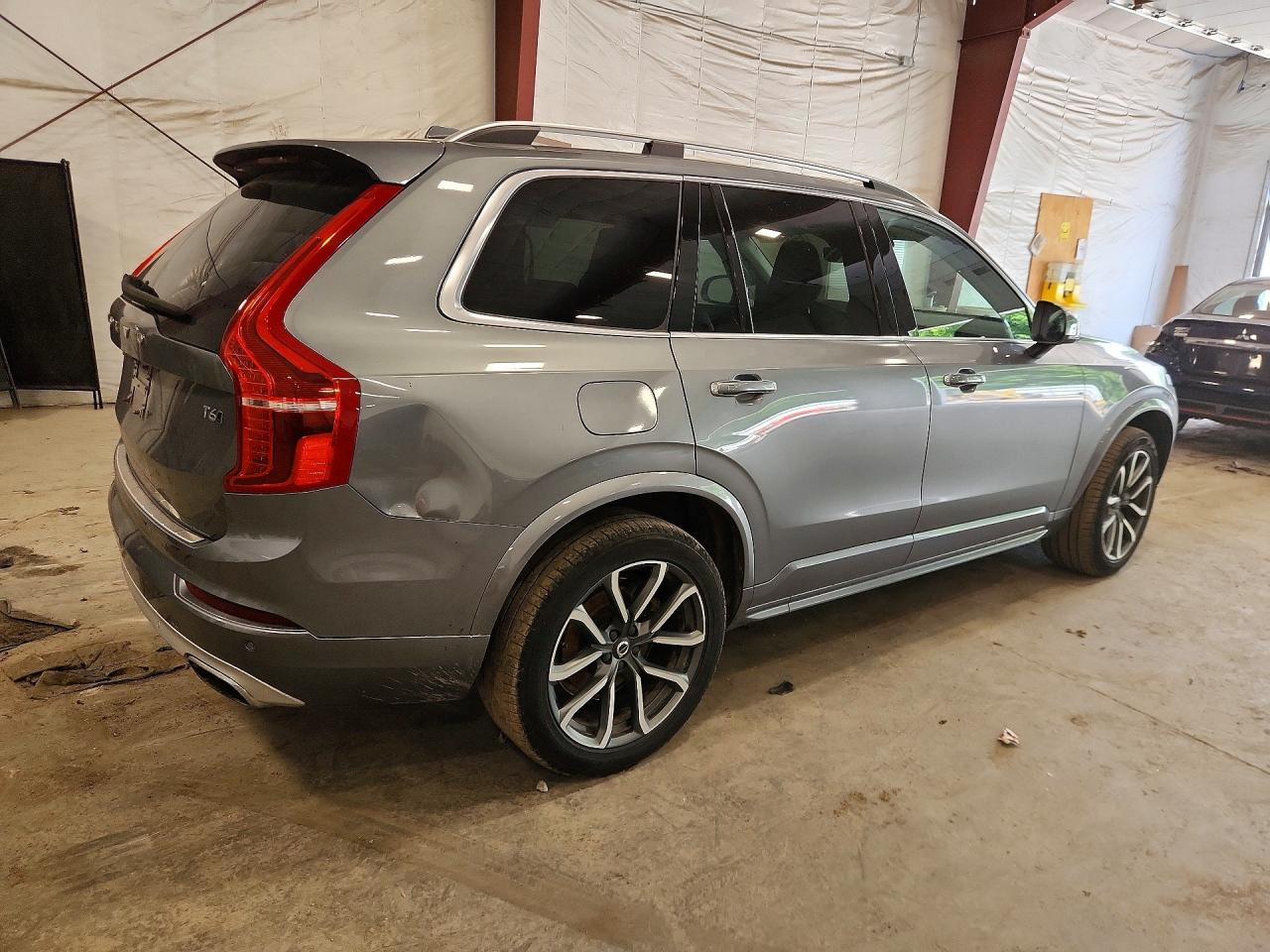 YV4A22PK4K1516096 · 2019 VOLVO XC90 · 3/13