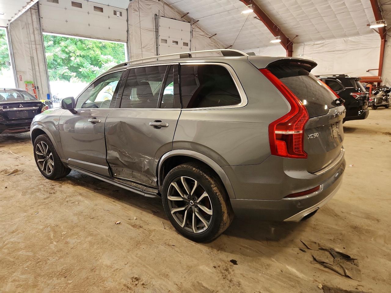 YV4A22PK4K1516096 · 2019 VOLVO XC90 · 2/13