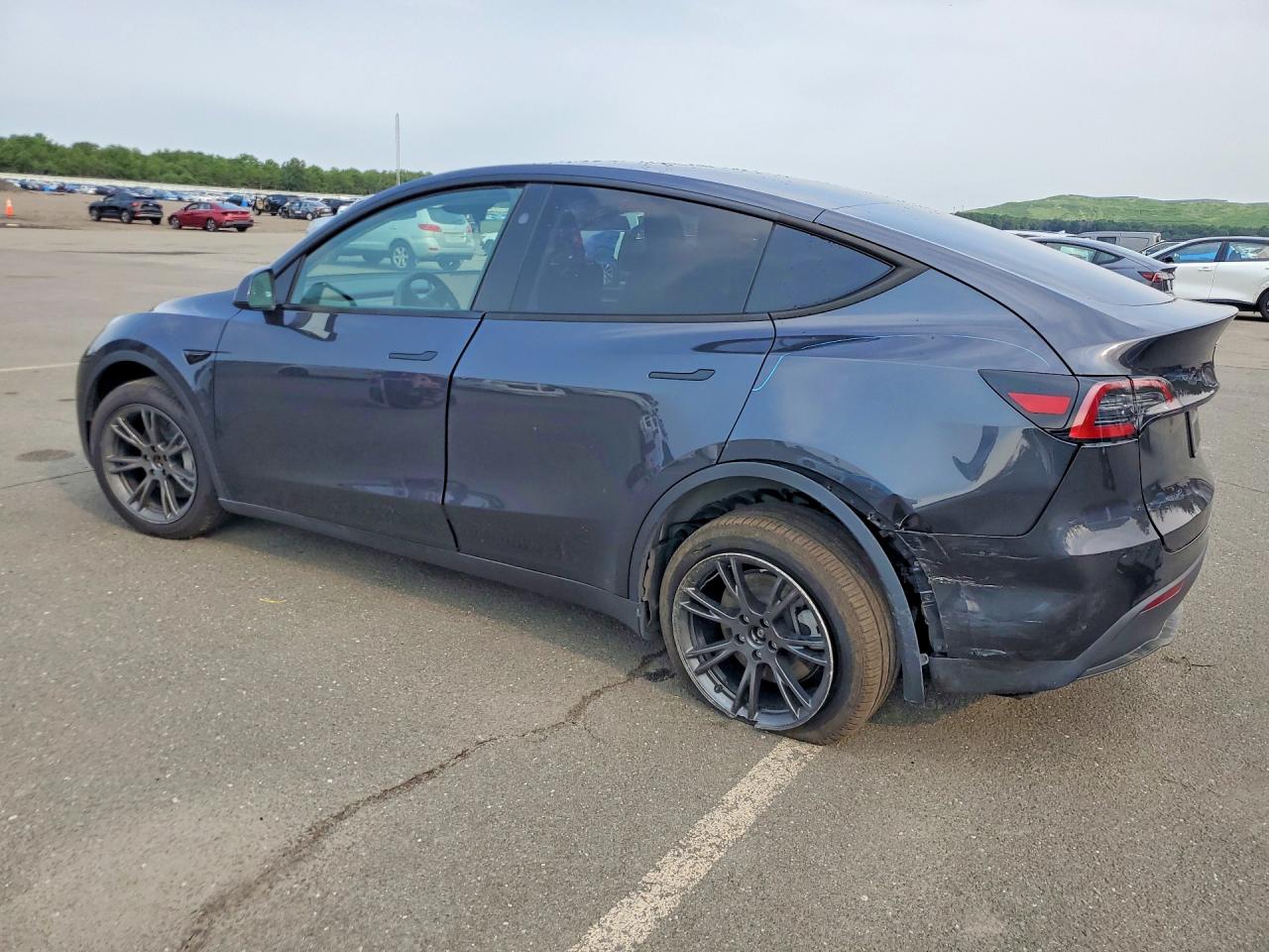 7SAYGDEE3RA305114 · 2024 TESLA MODEL Y · 2/14
