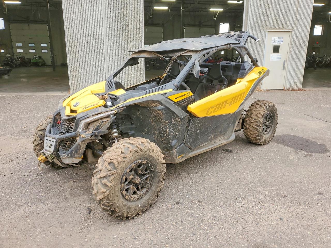 3JBVDAW4XJK000367 · 2018 CAN-AM MAVERICK X3 · 2/10
