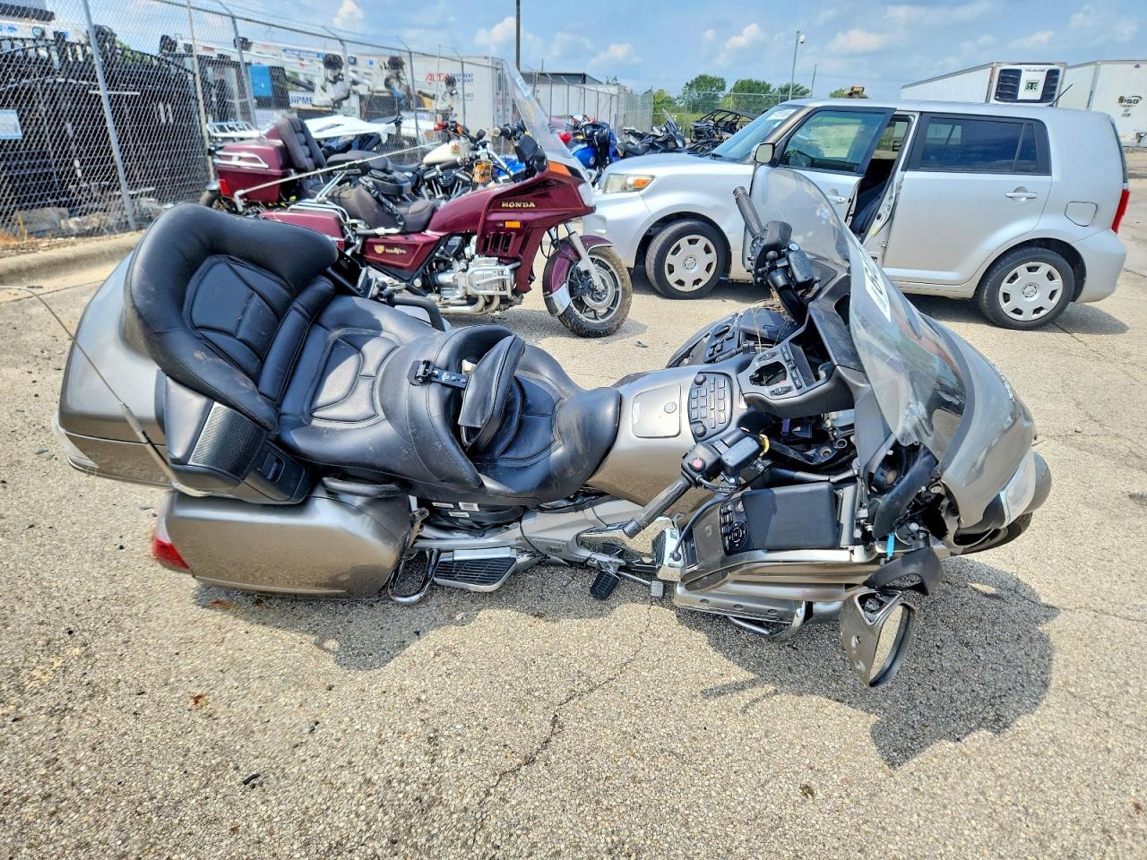 1HFSC47LX8A707030 · 2008 HONDA GL1800