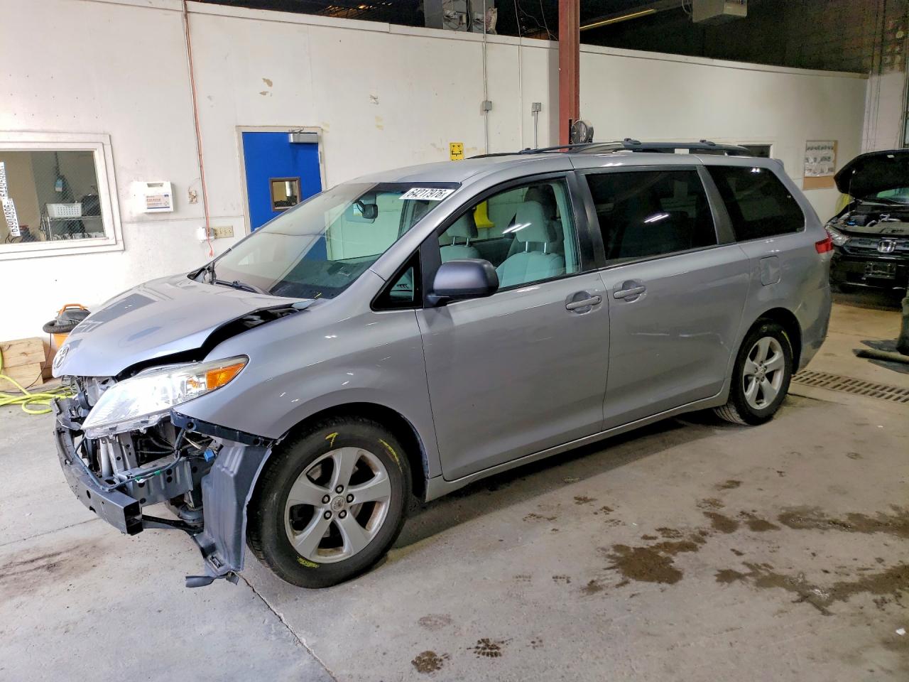 5TDKK3DC9CS180380 · 2012 TOYOTA SIENNA