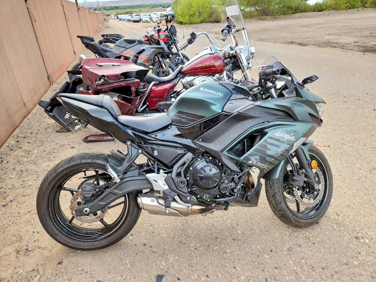 ML5EXEP10SDAF3735 · 2025 KAWASAKI EX650