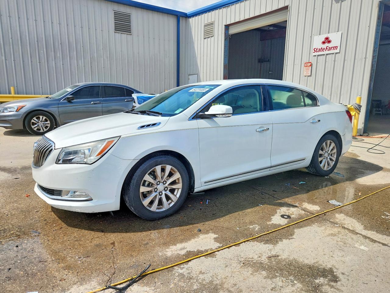 1G4GB5GRXFF338758 · 2015 BUICK LACROSSE