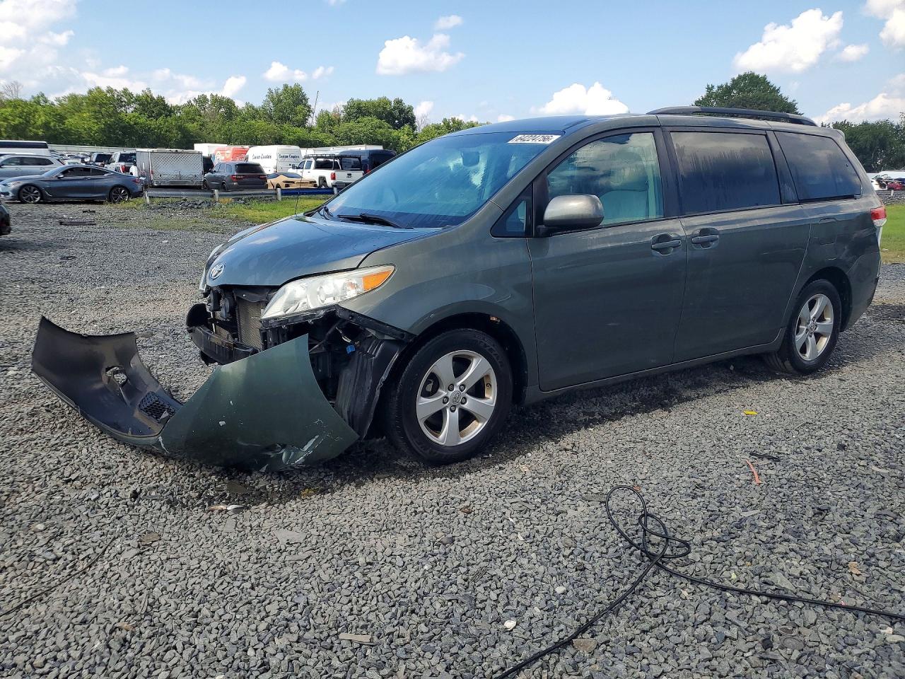 5TDKK3DC6DS328888 · 2013 TOYOTA SIENNA