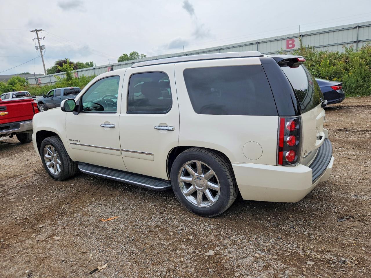 1GKS2EEF1DR341975 · 2013 GMC YUKON · 2/13