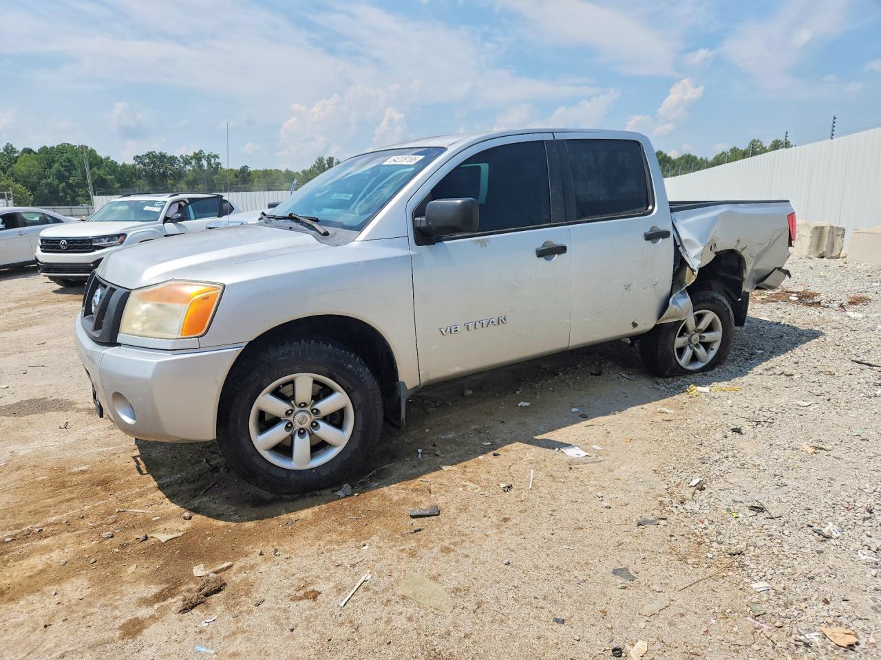1N6BA0EK8BN311565 · 2011 NISSAN TITAN