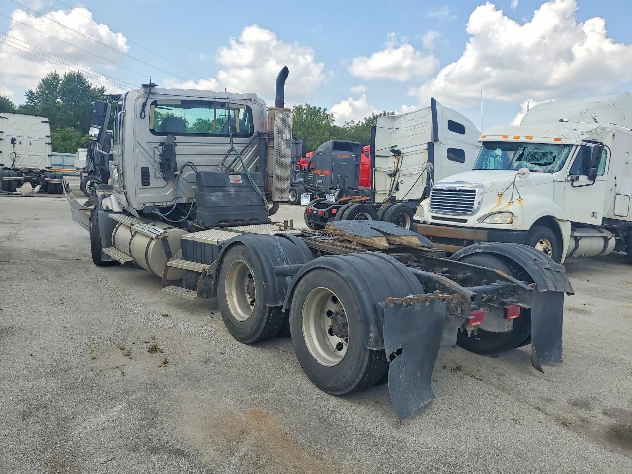 1HSDJSJR1EH027506 · 2014 INTERNATIONAL PROSTAR · 2/13