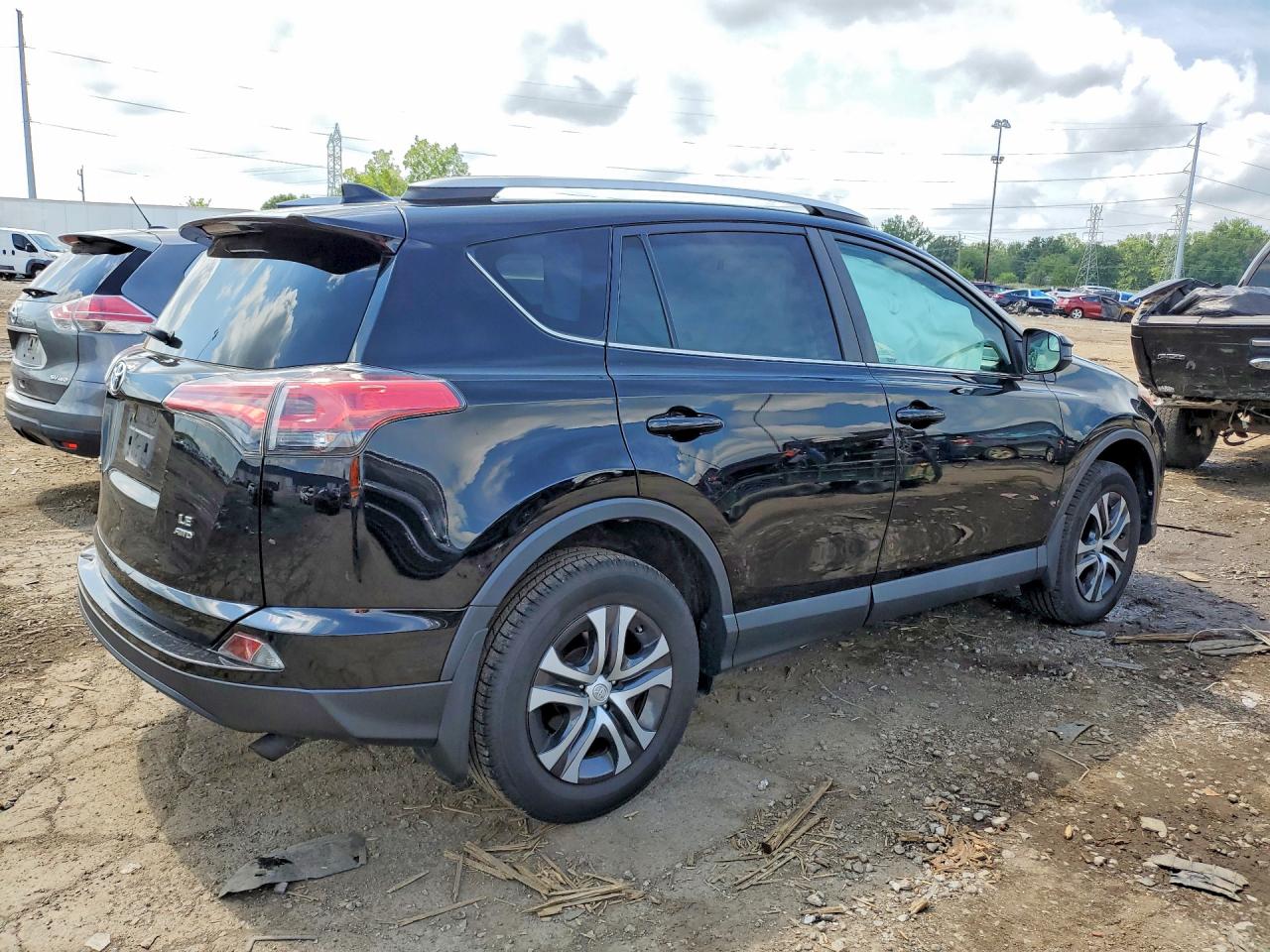 2T3BFREV2JW761092 · 2018 TOYOTA RAV4 · 3/13