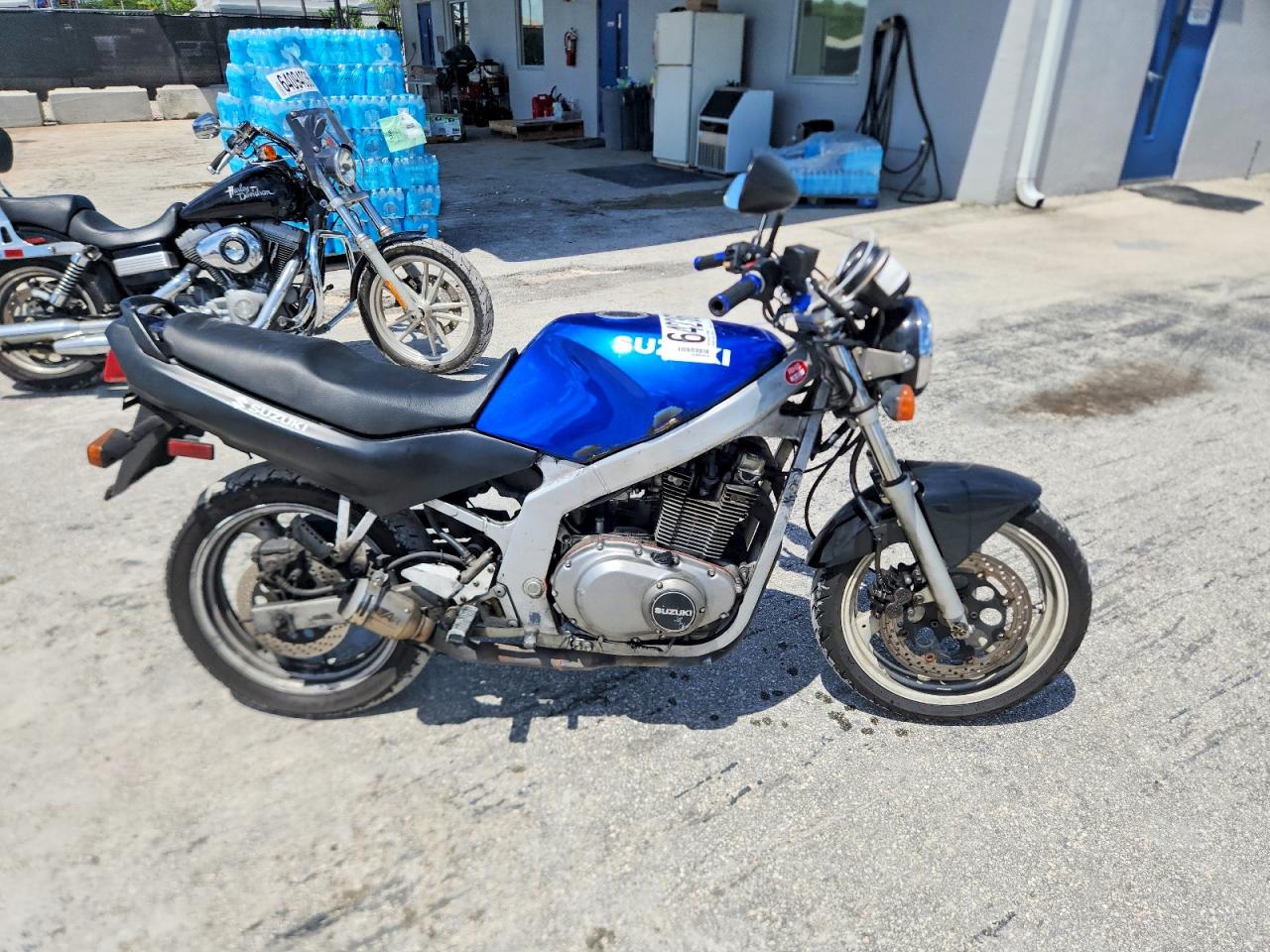 JS1GM51A1W2100557 · 1998 SUZUKI GS500