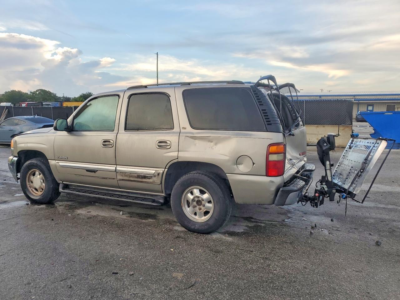 1GKEC13Z43J148880 · 2003 GMC YUKON · 2/13