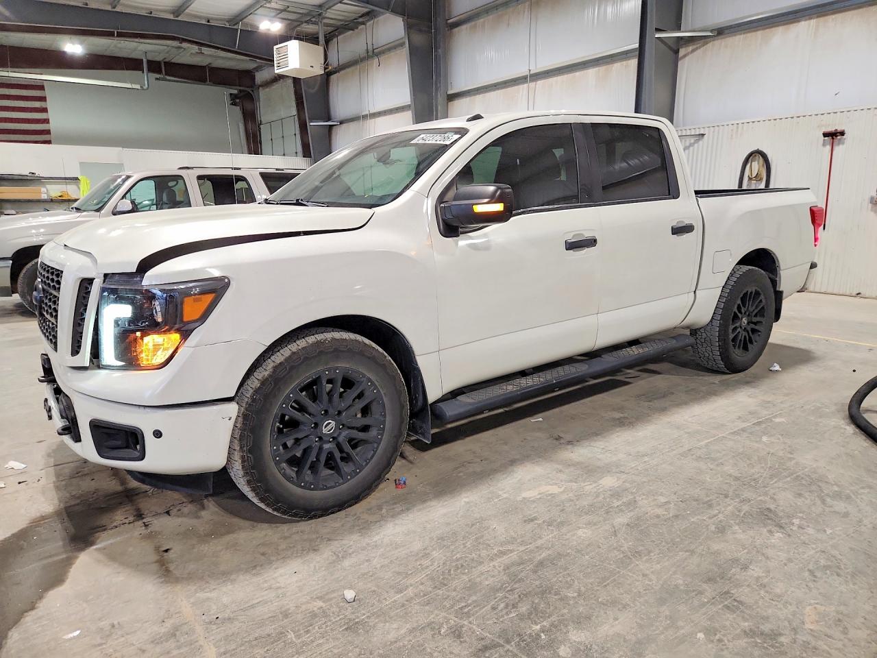 2019 NISSAN TITAN
