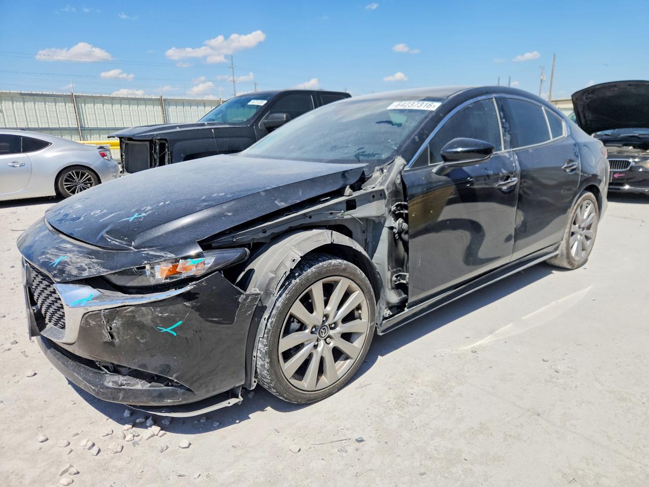 JM1BPABL5M1318956 · 2021 MAZDA 3