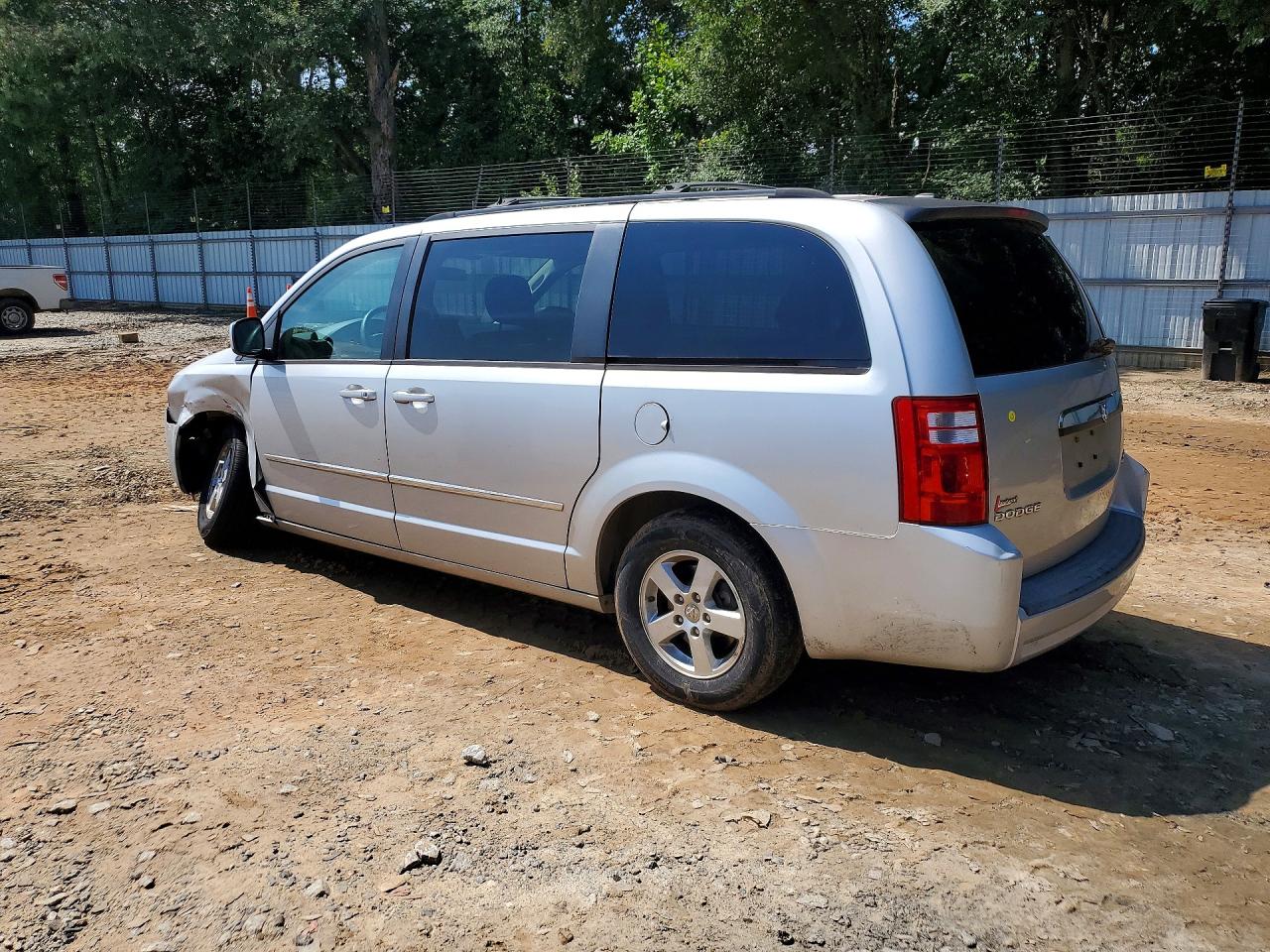 2D4RN5D18AR181402 · 2010 DODGE GRAND CARAVAN · 2/13