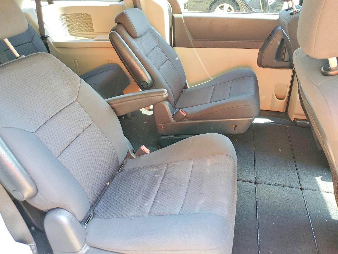 2D4RN5D18AR181402 · 2010 DODGE GRAND CARAVAN · 11/13