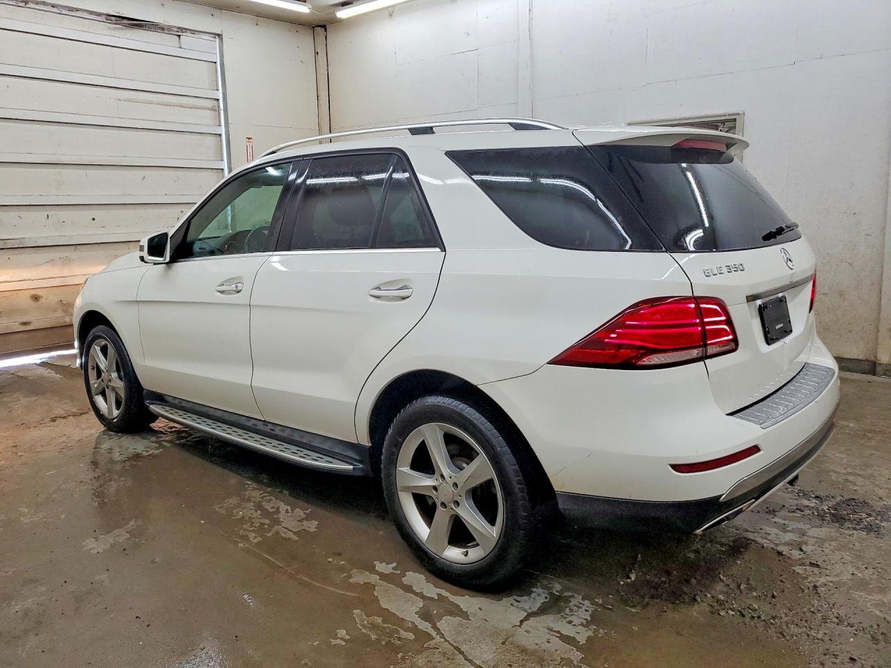 4JGDA5JB8GA725258 · 2016 MERCEDES-BENZ GLE · 2/13