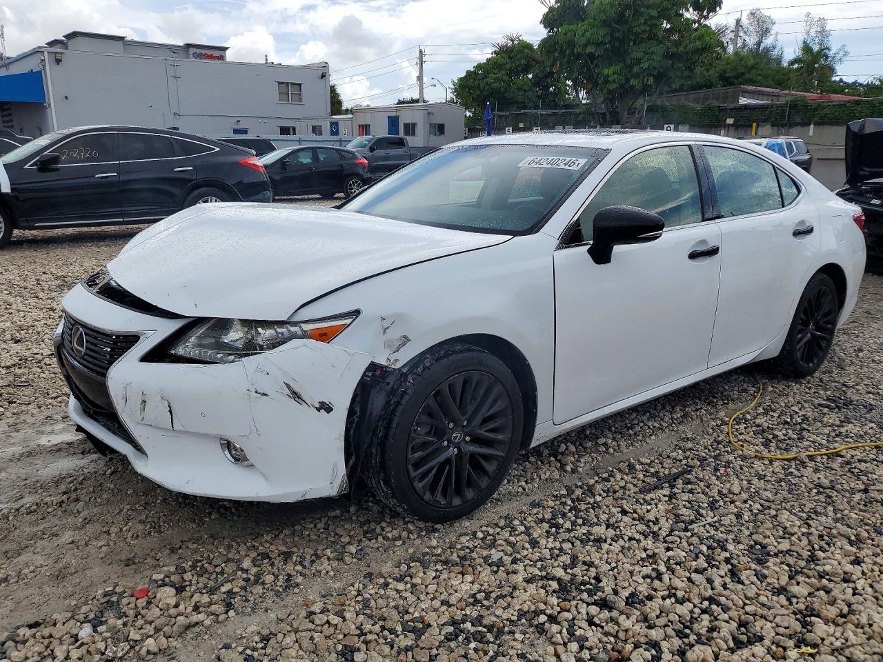 JTHBK1GGXF2165559 · 2015 LEXUS ES