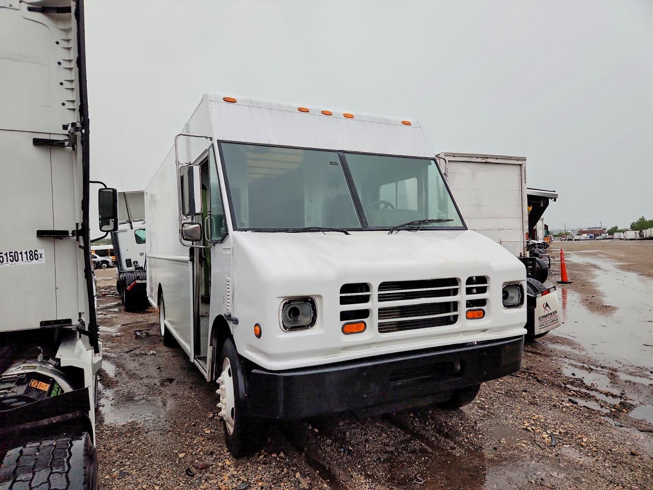 4UZAARDUX8CZ59544 · 2008 FREIGHTLINER CHASSIS · 4/13
