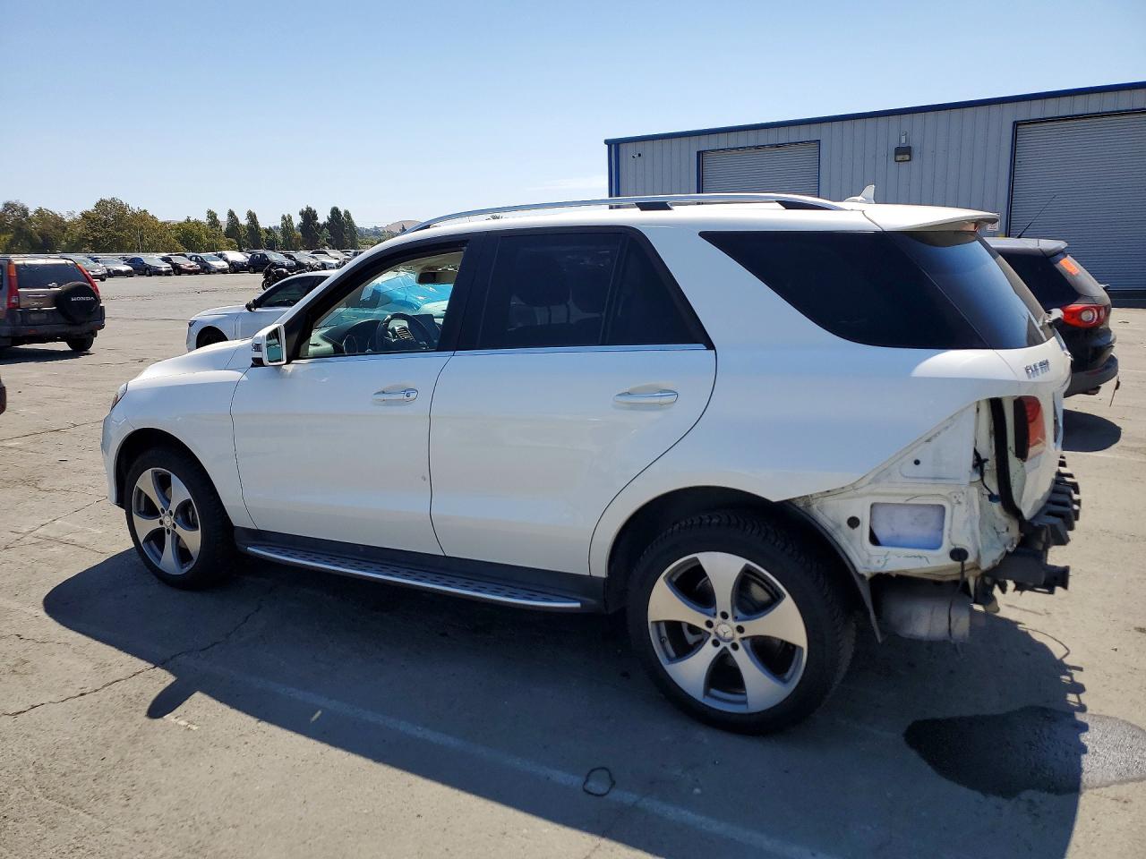 4JGDA5HB0HA877252 · 2017 MERCEDES-BENZ GLE · 2/12
