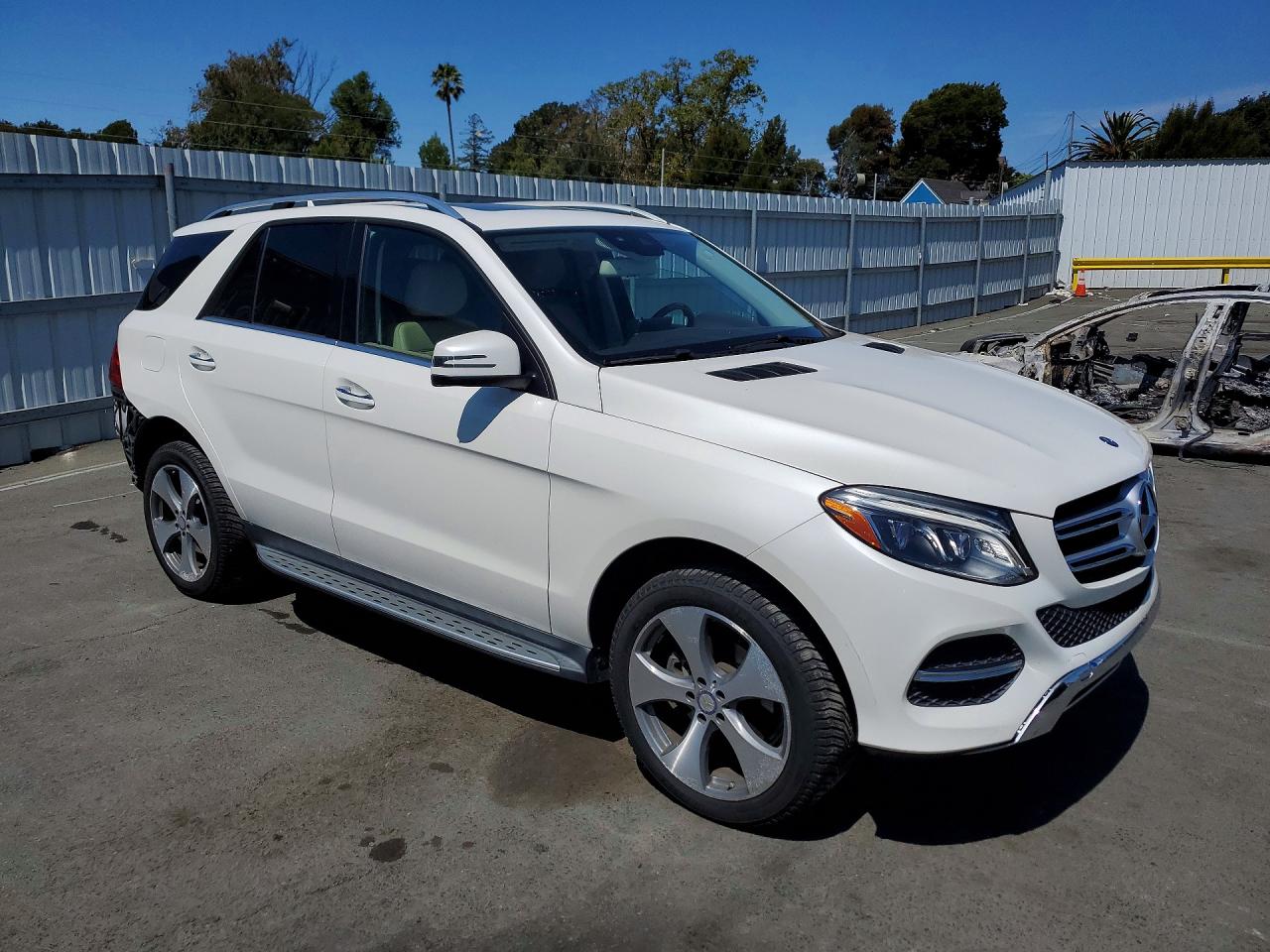 4JGDA5HB0HA877252 · 2017 MERCEDES-BENZ GLE · 4/12