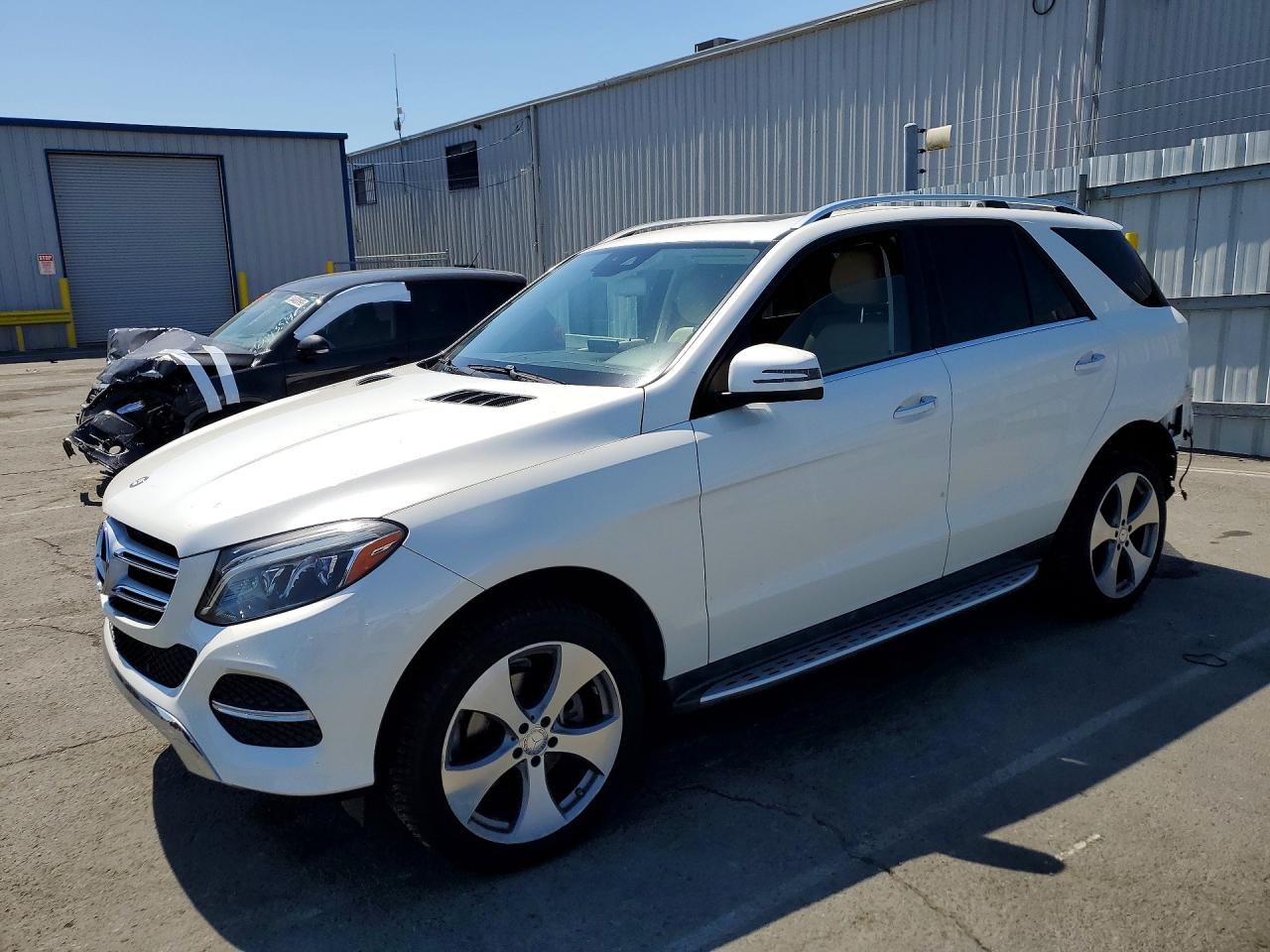 4JGDA5HB0HA877252 · 2017 MERCEDES-BENZ GLE