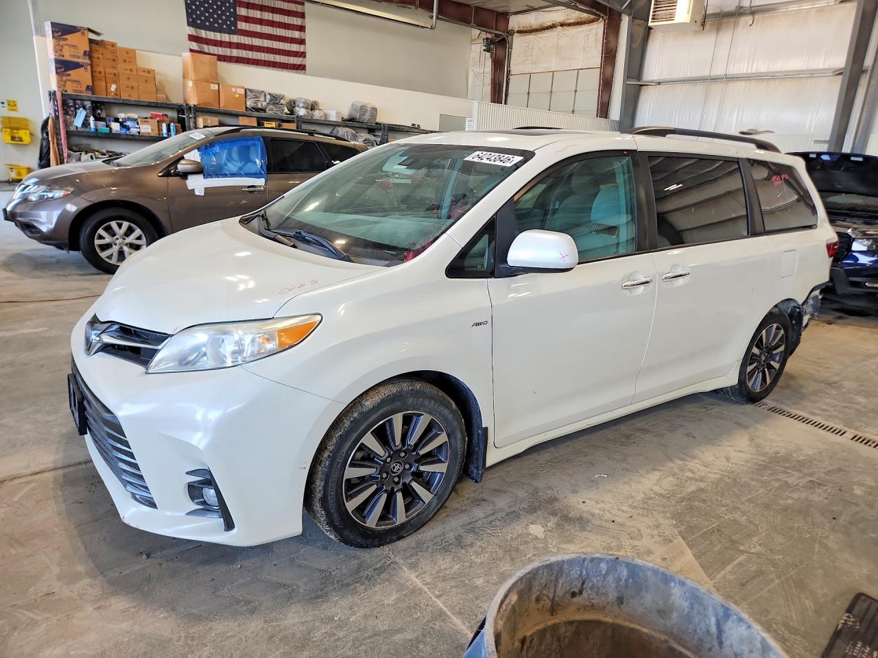 5TDDZ3DC0JS196789 · 2018 TOYOTA SIENNA