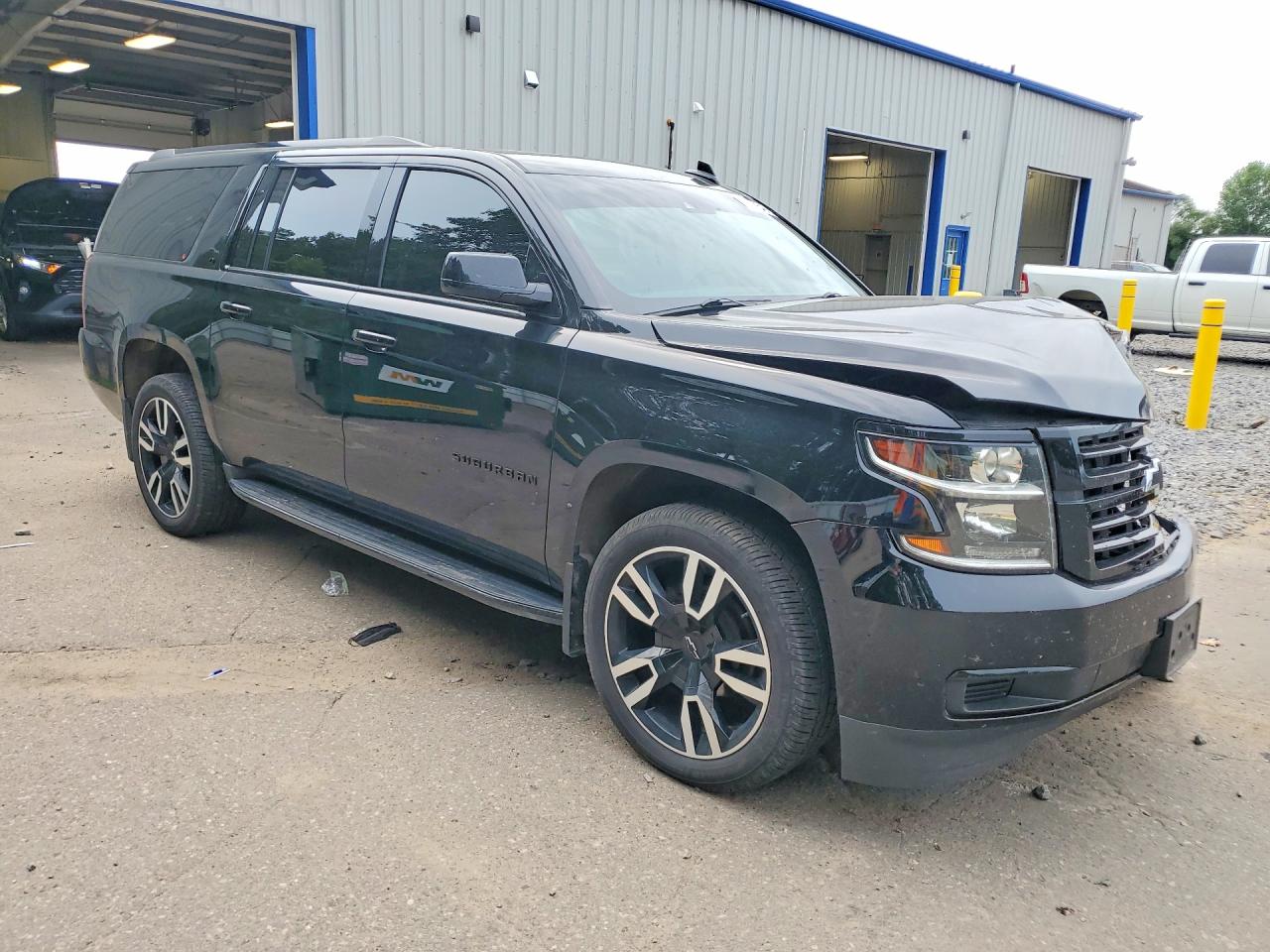 1GNSKHKC5LR226275 · 2020 CHEVROLET SUBURBAN · 4/13