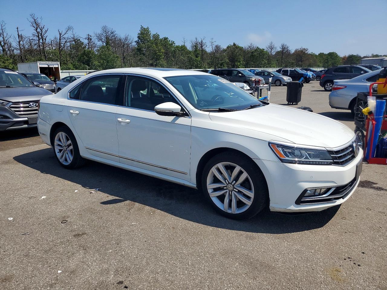1VWGT7A35HC050312 · 2017 VOLKSWAGEN PASSAT · 4/12