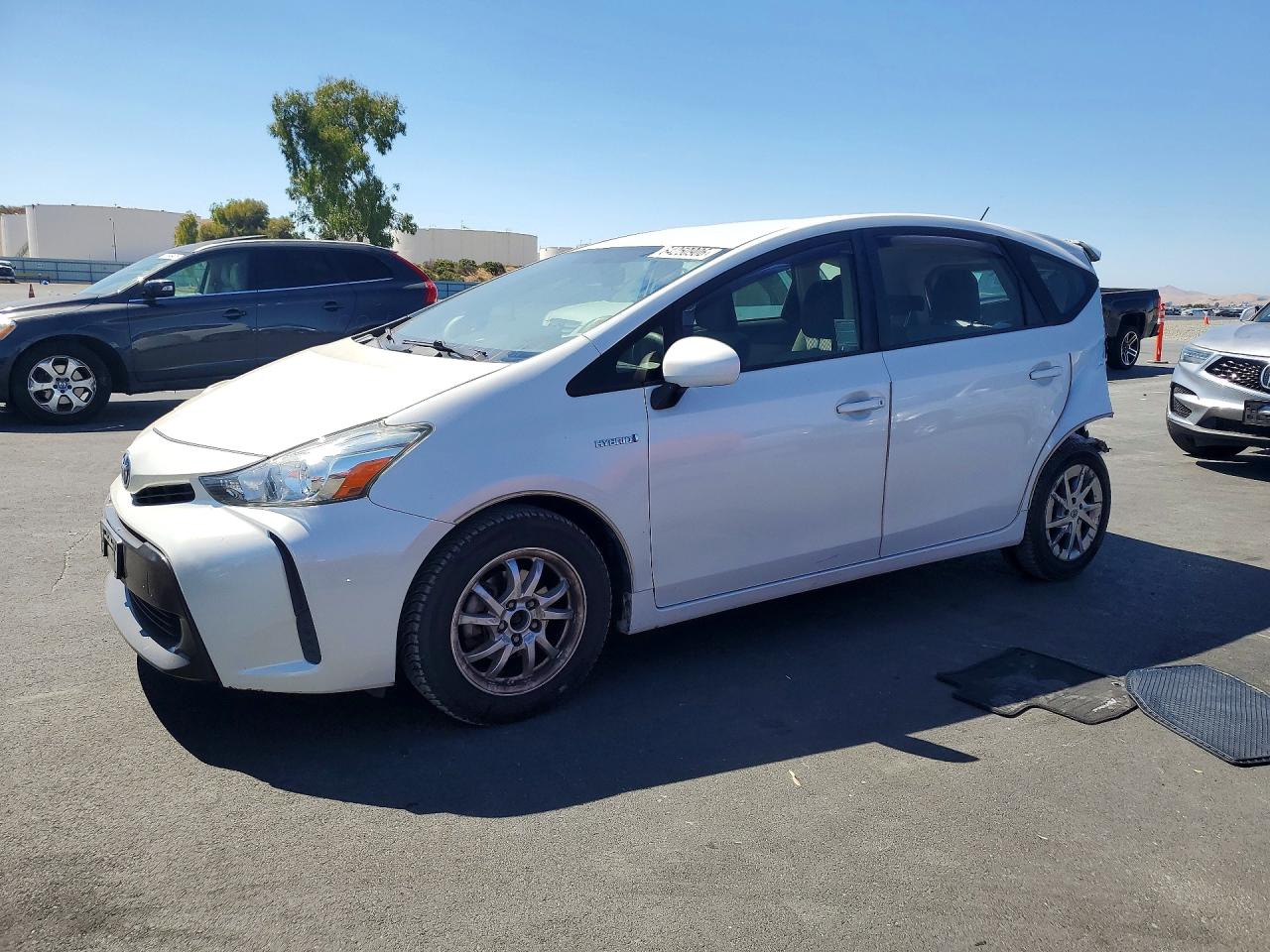 JTDZN3EU4FJ039358 · 2015 TOYOTA PRIUS V