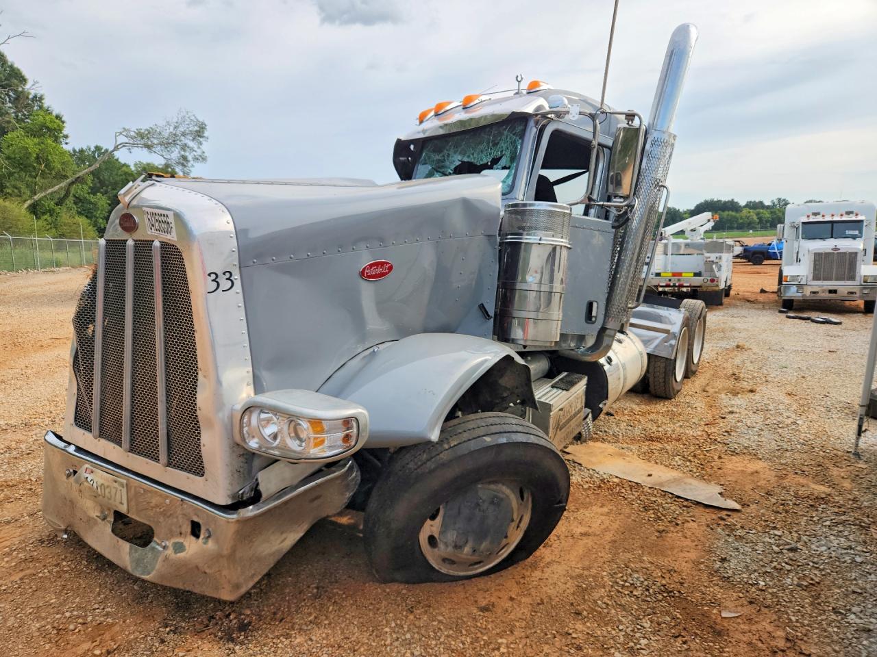 2023 PETERBILT 389